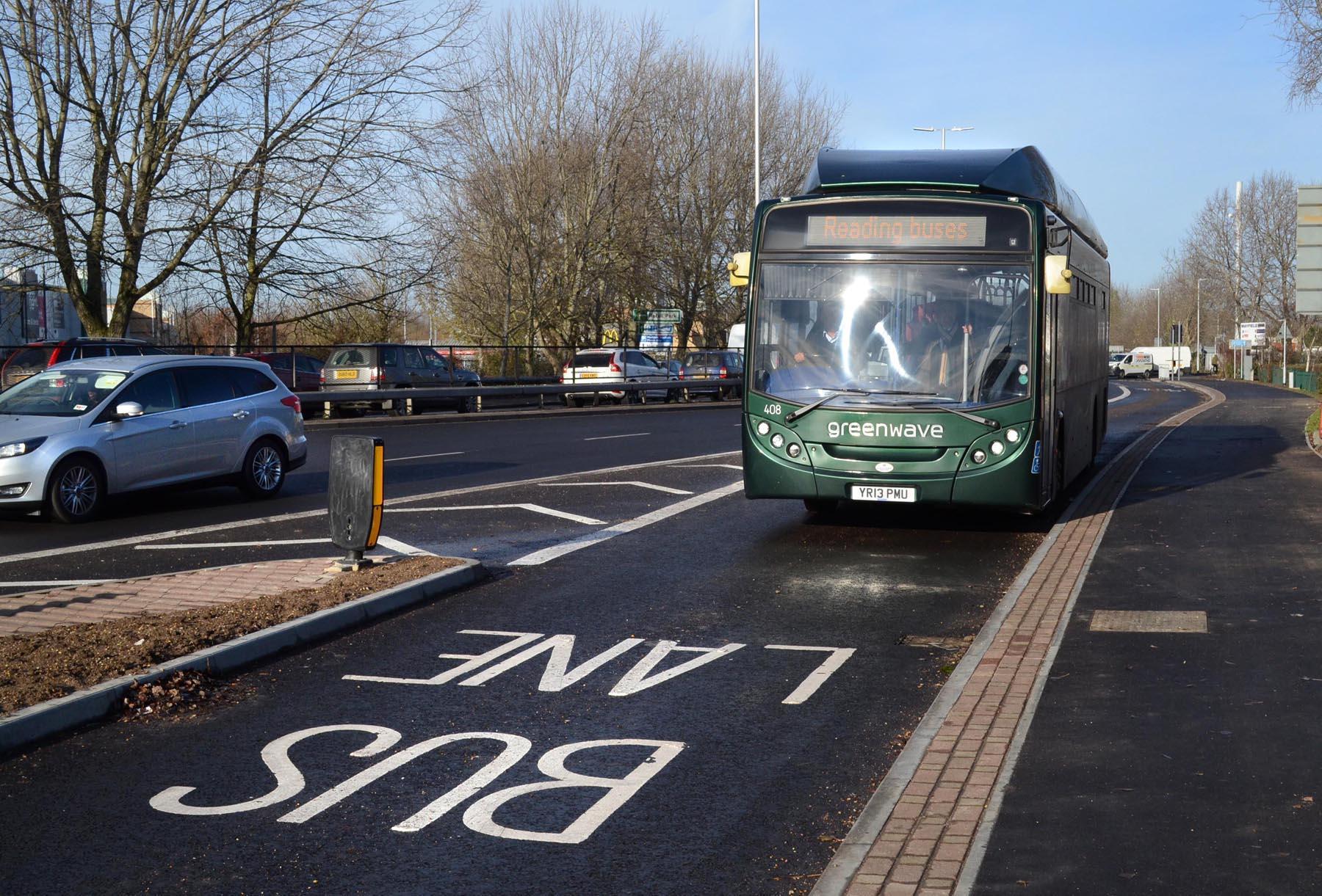 South Reading Mass Rapid Transit – a bus priority lane and ‘Greenwave’ rolling stock linking south Reading employment sites and the town centre.