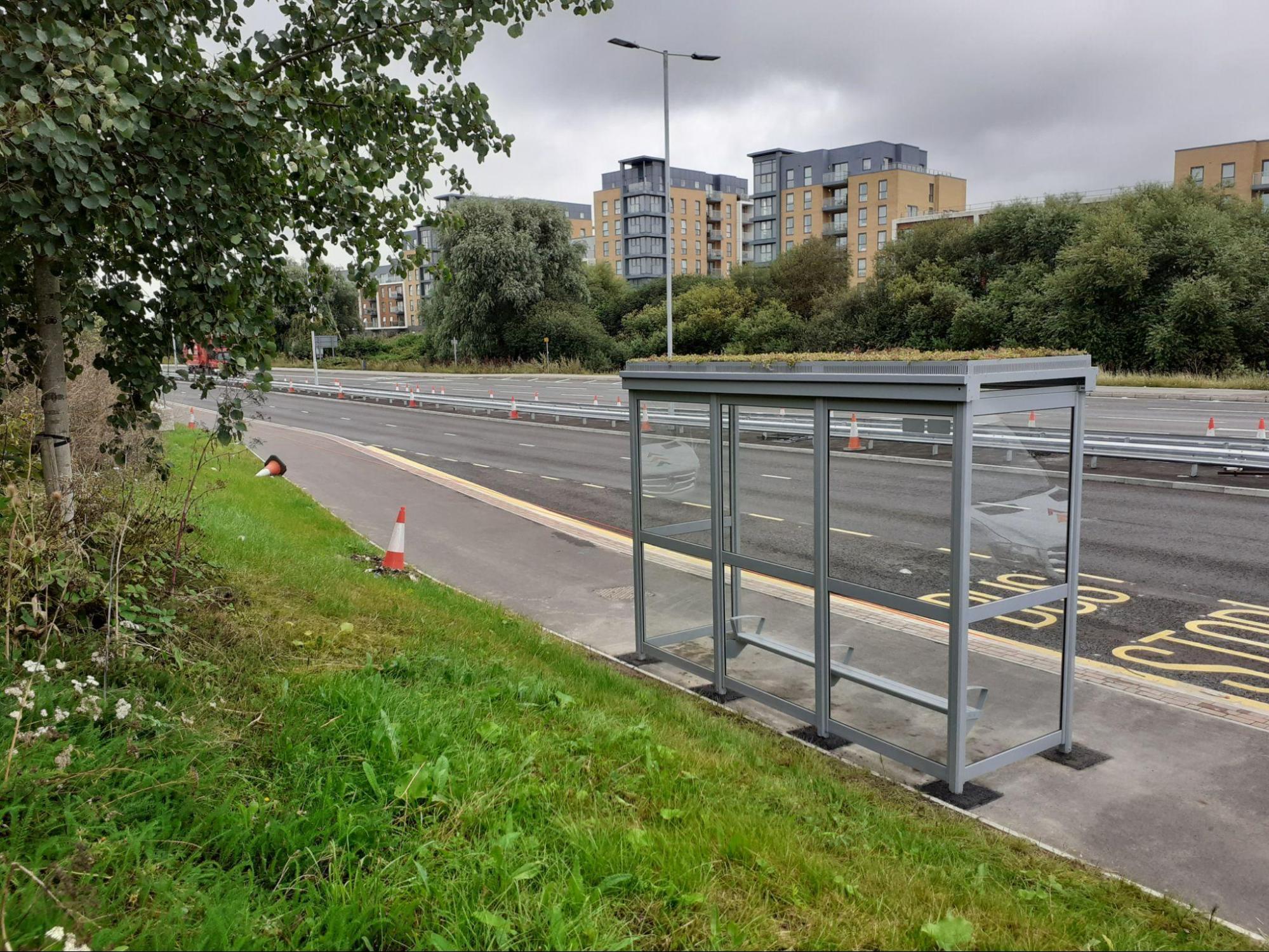 A ‘green roof’ bus shelter being trialled to improve urban air quality and biodiversity on the A33 corridor in south Reading.